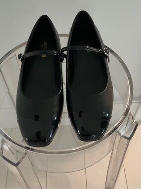 Women’s Black Mary Jane Flats with Gloss Cap Toe